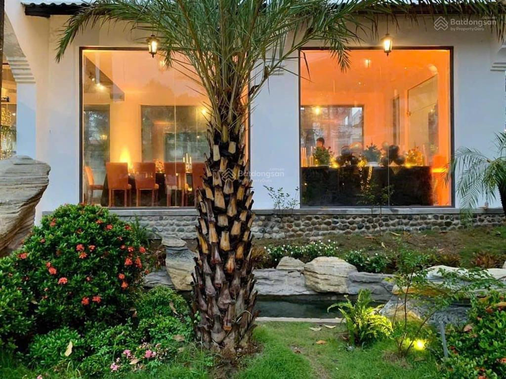 Bán nhà hàng mặt tiền dương quảng hàm, 5524m2, 3 tầng, đường 20m, thu nhập hơn 1 tỷ/ tháng