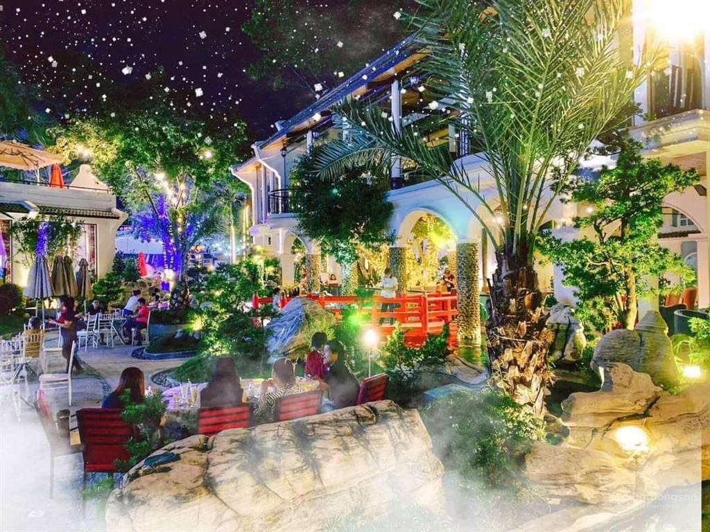 Bán nhà hàng mặt tiền dương quảng hàm, 5524m2, 3 tầng, đường 20m, thu nhập hơn 1 tỷ/ tháng