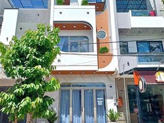 Nhà 1 trệt 2 lầu kèm nội thất trong KDC Thuận An