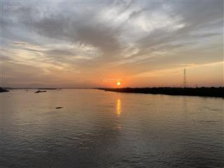 Bán lô đất view sông 246m2, mặt tiền 10m, trước mặt đường nam làng, view sông trực tiếp.