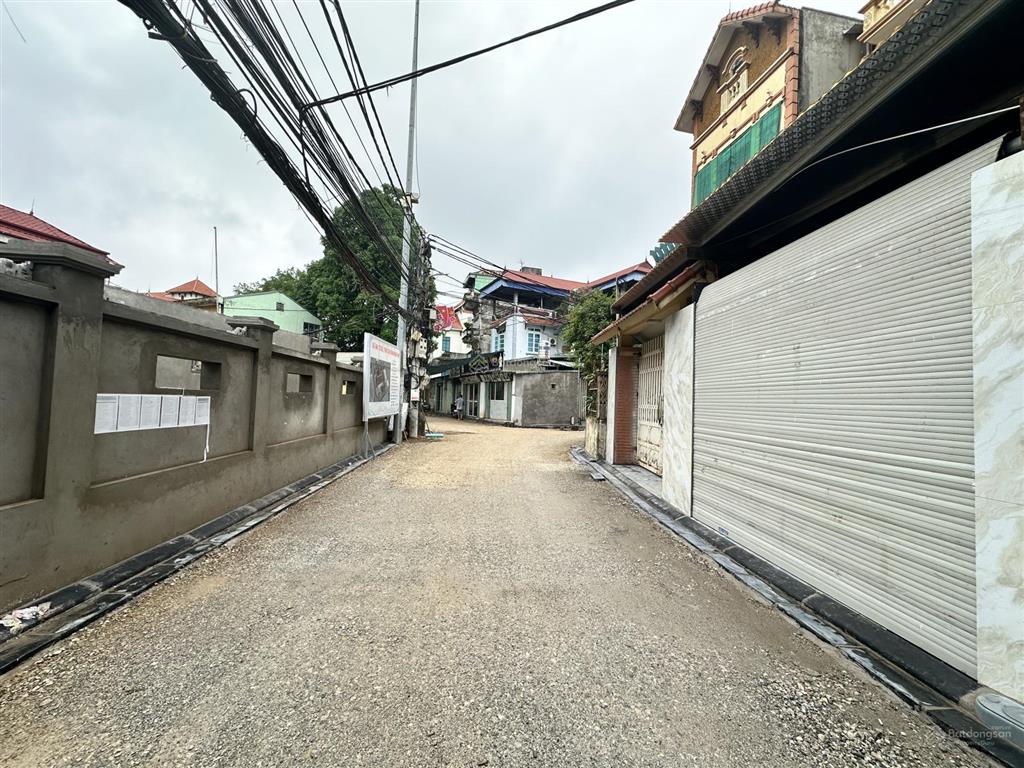Bán lô đất vuông vắn, mặt tiền 4m, hậu 4 m, ngõ thông oto, tại hải bối