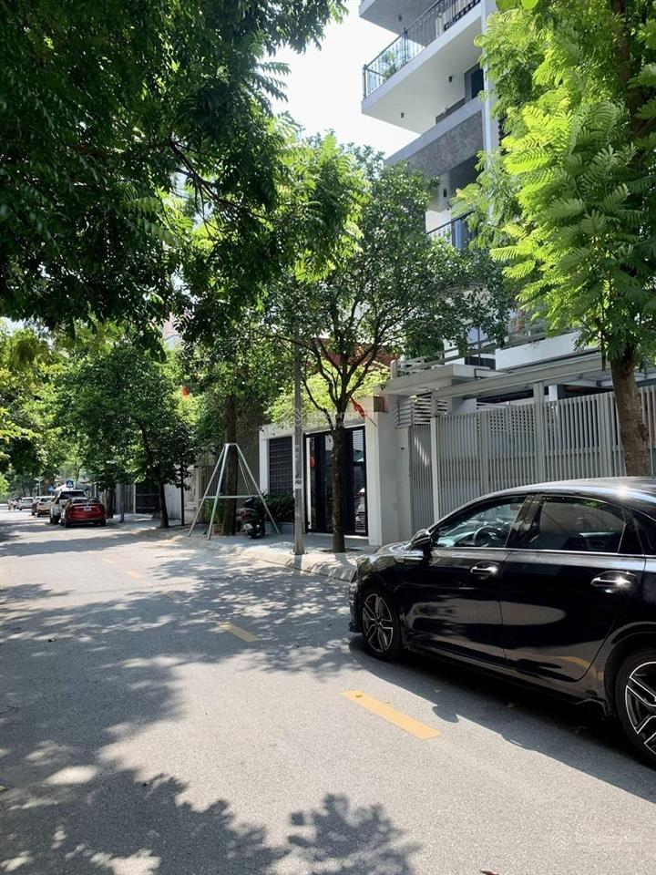 Bán nhà 2 mặt phố tại nguyễn văn hưởng, 152m2, view đẹp, giá cực tốt