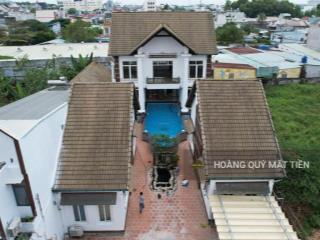 Biệt thự vip mặt tiền đường 179  hoàng hữu nam ~ 19m*45,5m = 865m2. nhà 2 tầng có sân vườn, hồ bơi