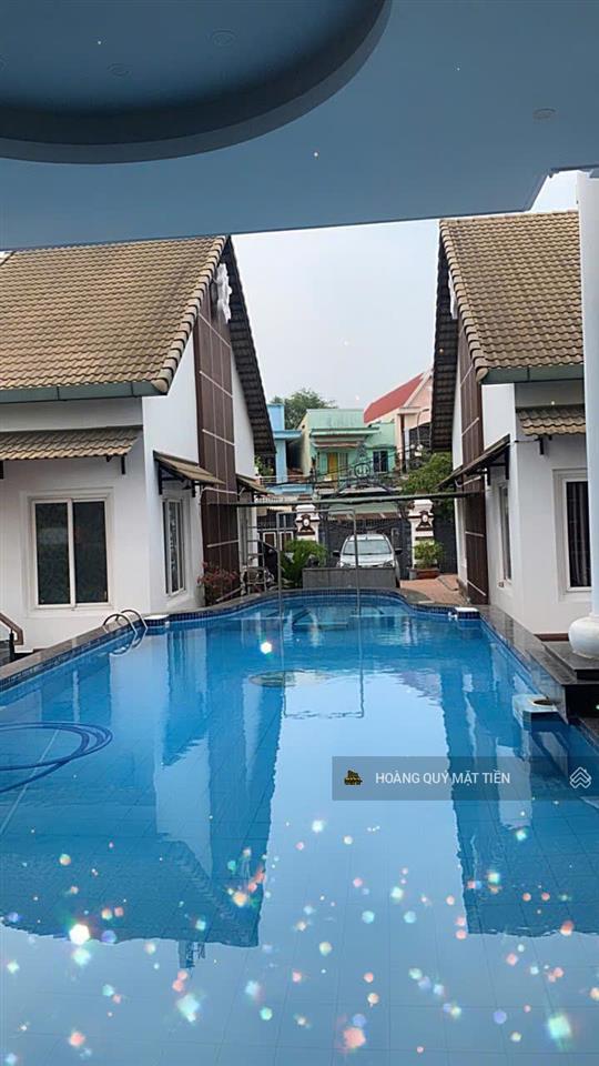 Biệt thự vip mặt tiền đường 179  hoàng hữu nam ~ 19m*45,5m = 865m2. nhà 2 tầng có sân vườn, hồ bơi