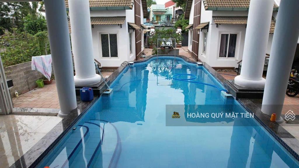 Biệt thự vip mặt tiền đường 179  hoàng hữu nam ~ 19m*45,5m = 865m2. nhà 2 tầng có sân vườn, hồ bơi