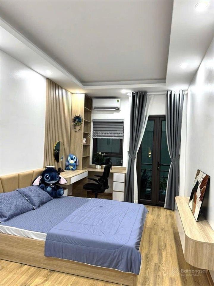 Tam trinh  hơn 7 tỷ  oto thông 2 đầu, nhà gần mặt phố  35m x 6 tầng.