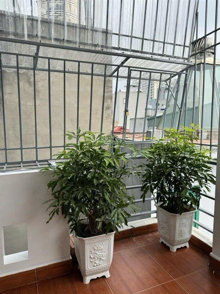 Tam trinh  hơn 7 tỷ  oto thông 2 đầu, nhà gần mặt phố  35m x 6 tầng.