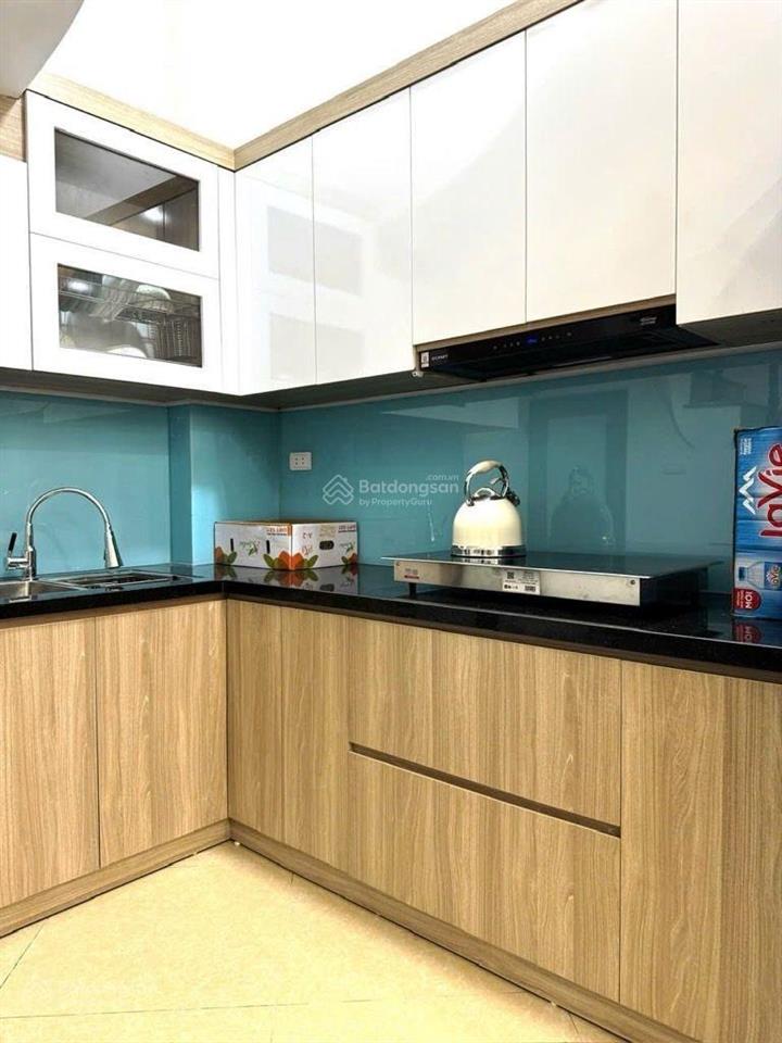 Tam trinh  hơn 7 tỷ  oto thông 2 đầu, nhà gần mặt phố  35m x 6 tầng.