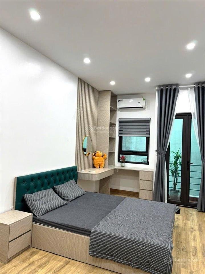 Tam trinh  hơn 7 tỷ  oto thông 2 đầu, nhà gần mặt phố  35m x 6 tầng.