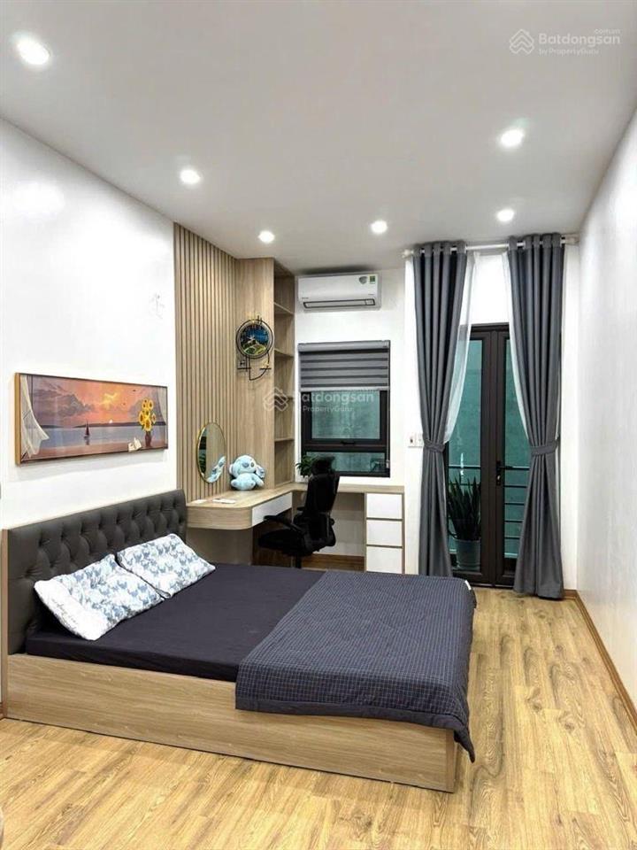 Tam trinh  hơn 7 tỷ  oto thông 2 đầu, nhà gần mặt phố  35m x 6 tầng.