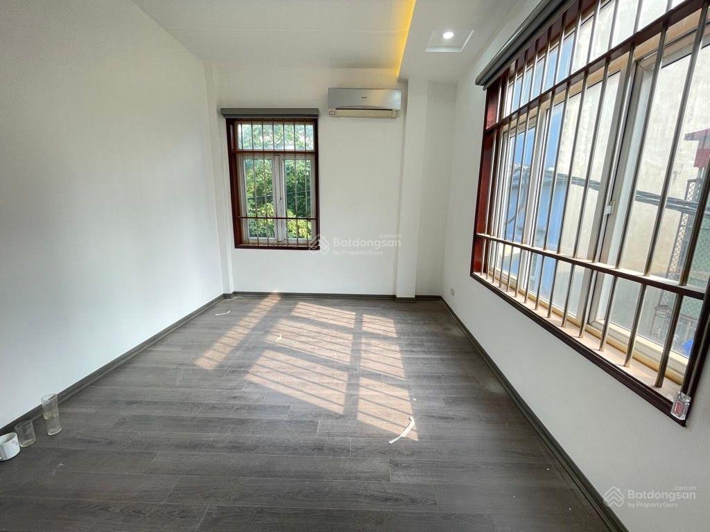 Nhà giải phóng  gara oto  45m kinh doanh  lô góc 3 thoáng  sát mặt phố  ngõ thông trước nhà 8m