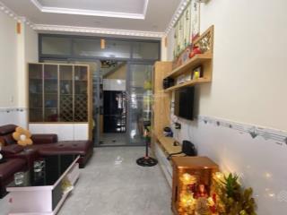 Giảm 1,6 tỷ còn 4,7 tỷ mặt tiền 3 tầng  xe tải tránh, ở kinh doanh tốt trung tâm dĩ an
