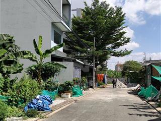 Đất phân lô mặt tiền đường số  đường 6m thông  dt 5,5m17 m phú hữu q9