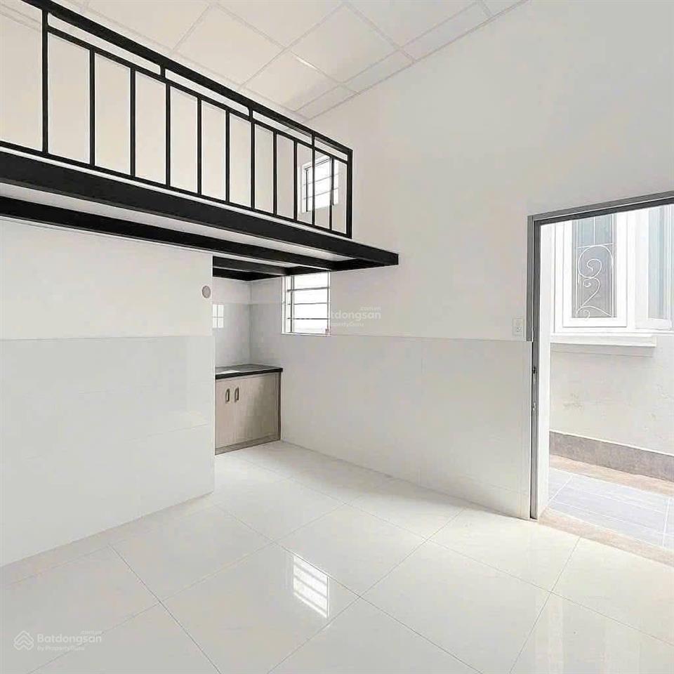 Giảm 500 tr chính chủ cgb dảy trọ 300m2  ngang 10m dòng tiền 50tr/th đường 8m vỉa hè thông