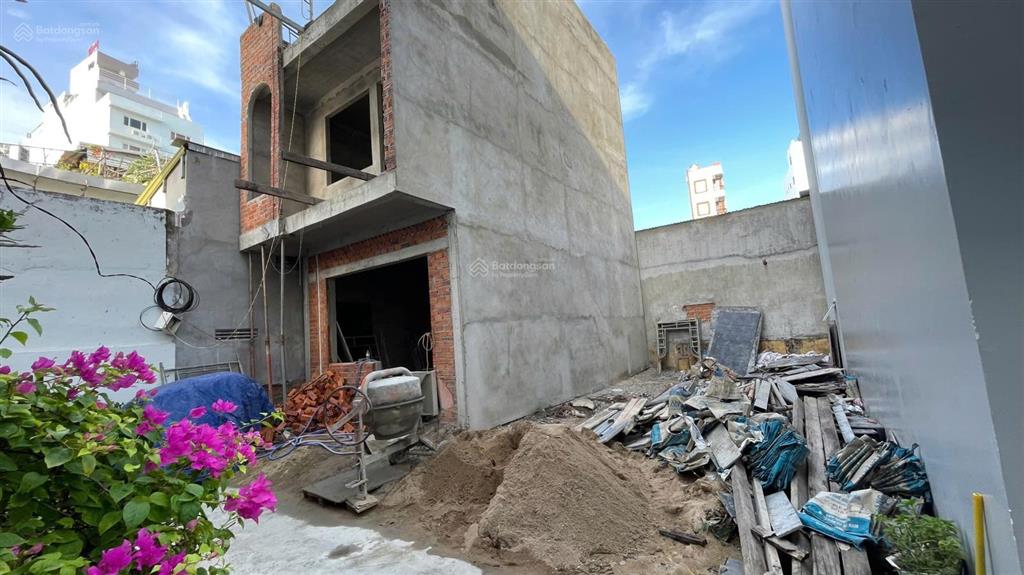 Hiếm mới thấy mảnh đất hẻm sao biển gần biển hòn chồng nha trang ngang 5m có sổ chỉ 4,1 tỷ