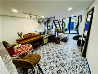 Bán nhà giá rẻ nội thất đẹp trung tâm gần biển nha trang đường ô tô sổ hồng riêng