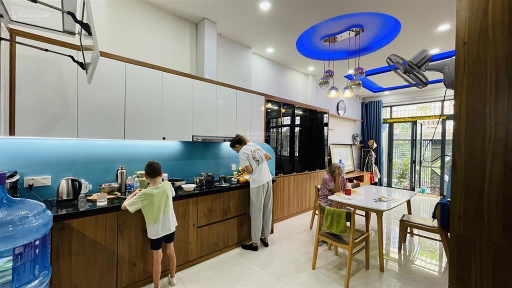 Bán nhà gần biển hòn chồng nha trang đường ô tô giá rẻ ngang đẹp hướng đông sổ hồng hoàn công