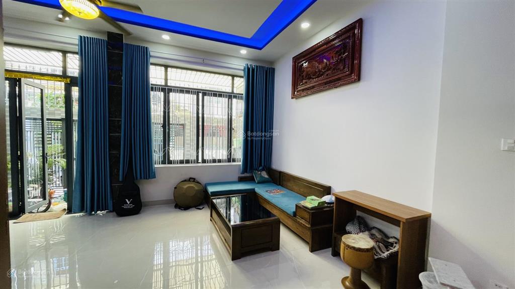 Bán nhà gần biển hòn chồng nha trang đường ô tô giá rẻ ngang đẹp hướng đông sổ hồng hoàn công