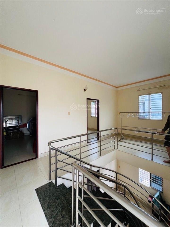 Căng gốc 2 mặt tiền  khu phố ẩm thực  ngang lớn gần 7m  3 tầng  kd ngày đêm  q6