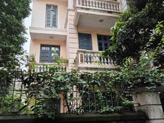 Bán nhà võng thị  lô góc, cạnh hồ, vị trí đẳng cấp, an sinh tuyệt vời, 95m2, giá 30.9 tỷ