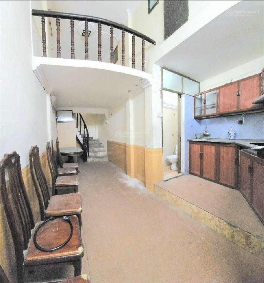 Chỉ còn 1 căn này /. sổ đỏ riêng./chỉ 5 tỷ.
ngay ngã tư lò đúc.3 tầng.1 nhà ra mặt phố.