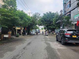 Chỉ 8 tỷ  cc bán nhà 4 tầng có sân đậu ô tô trong nhà ở tăng nhơn phú