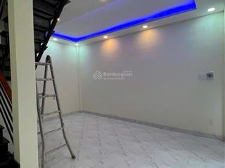 Chỉ 3,5 tỷ có ngay căn nhà 2 tầng đường ôtô 7 chỗ đỗ trước cửa , nhà đẹp lung linh dt 40m ngang 6,7