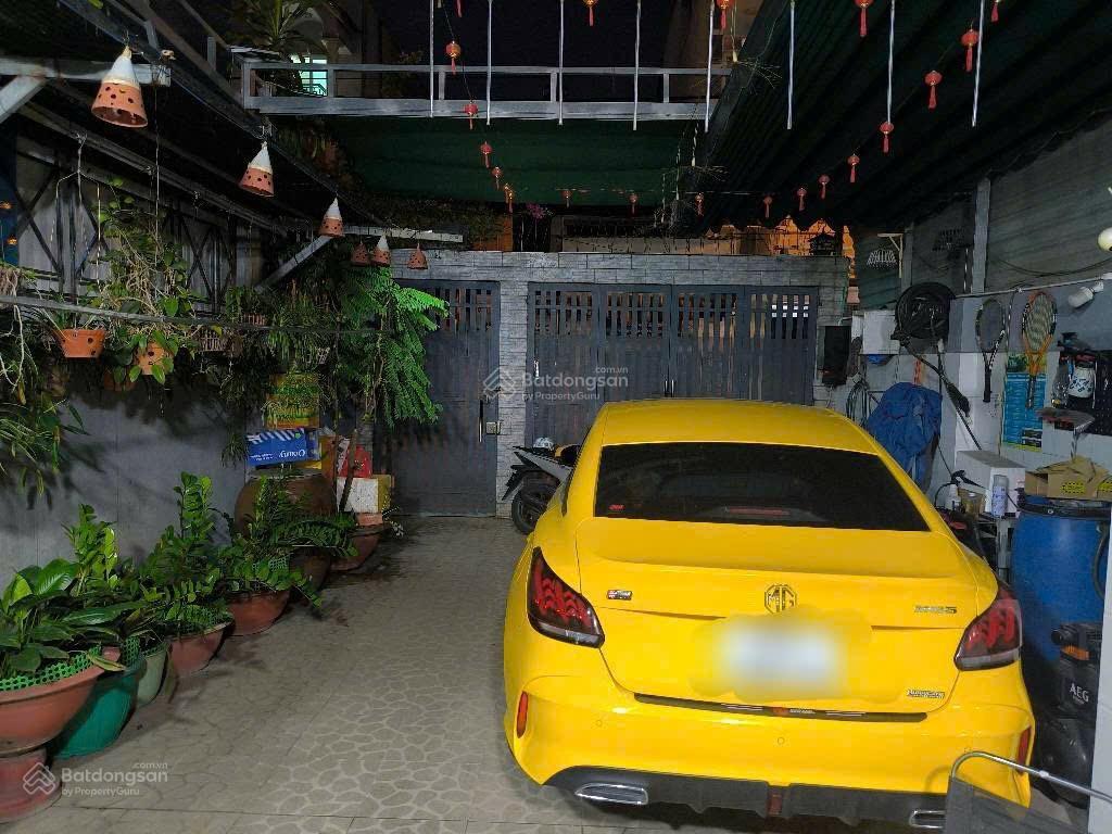 Sieu phẩm 3 tầng dt 162m ( 5,3 x 29 ) nở hậu 6m ,nhà mặt tiền đường số 20 hiệp bình chánh thủ đức