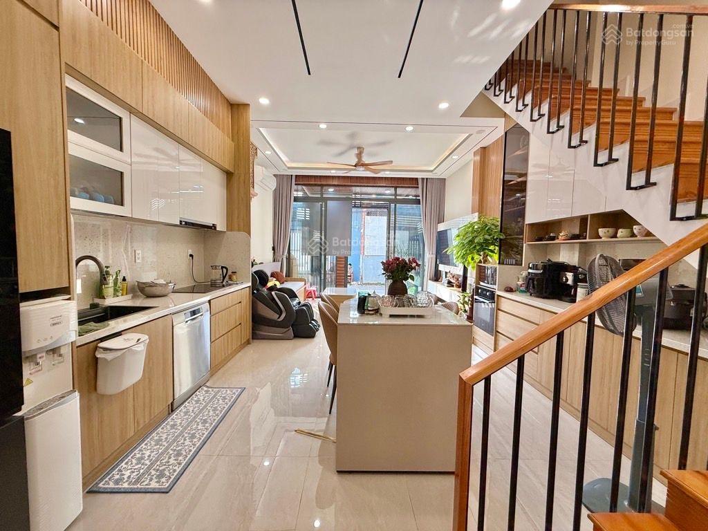 Sieu phẩm 2 tầng dt 100m ( 5 x 20 ) nhà 2 mặt tiền trước sau đường số 20 p hiệp bình chánh thủ đức