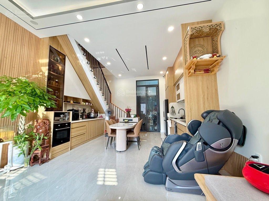 Sieu phẩm 2 tầng dt 100m ( 5 x 20 ) nhà 2 mặt tiền trước sau đường số 20 p hiệp bình chánh thủ đức