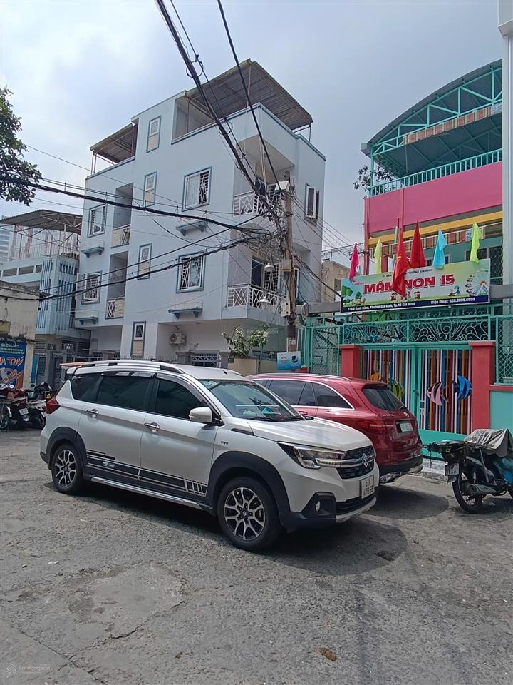 Ngay ngã tư hàng xanh, bán nhà 1 trệt 1 lầu (5,68x14m) đường bạch đằng, p15, bình thạnh