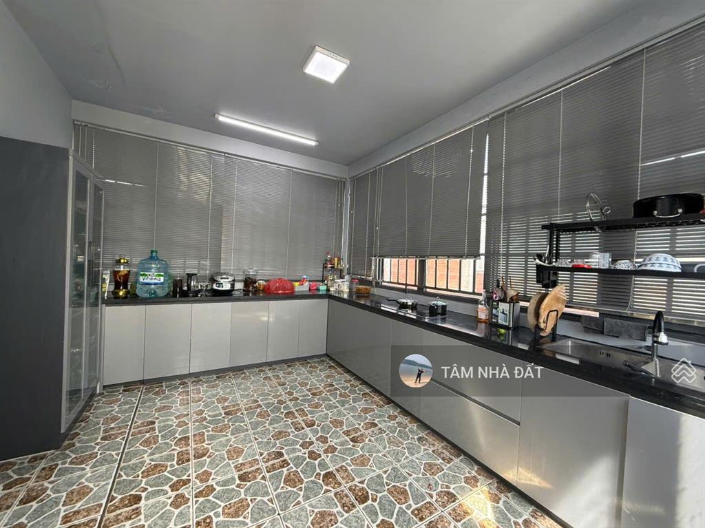 Ngay tttm emart gò vấp bán nhà đẹp phan văn trị 5x17m (cn 83m2, 313m2 sàn) 5 tầng thang máy