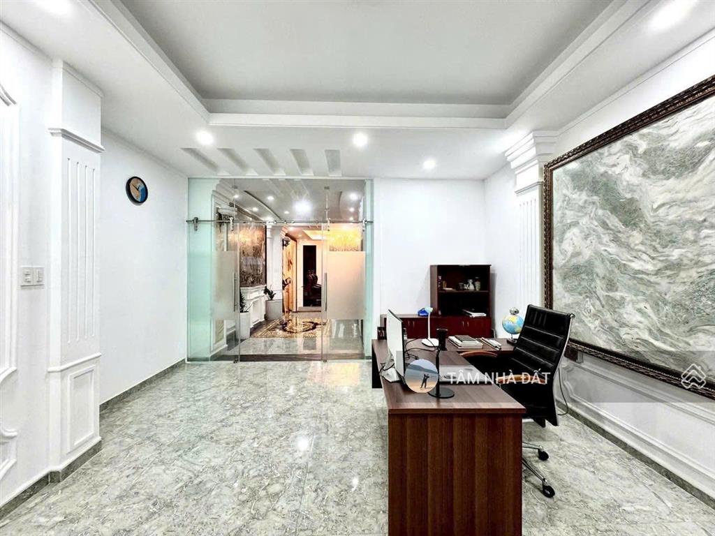 Ngay tttm emart gò vấp bán nhà đẹp phan văn trị 5x17m (cn 83m2, 313m2 sàn) 5 tầng thang máy