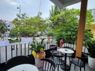 Bán bt 4 tầng lô góc đẹp nhất lacasta, văn phú, hà đông, hn. dt 200m2, mt 27m vỉa hè đá bóng