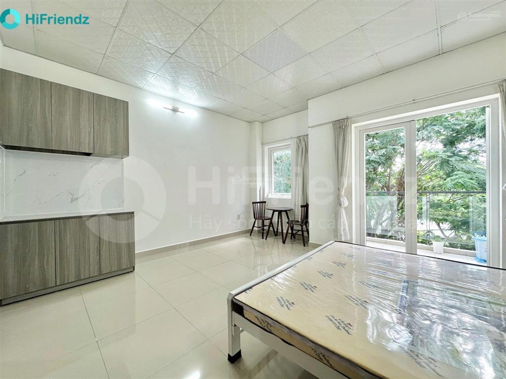 Cho thuê phòng có ban công gần vòng xoay liên phường quận 9