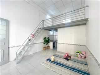 Gác cao 2m sẵn máy lạnh rộng 30m2 ngay lê văn việt gần ngã tư thủ đức