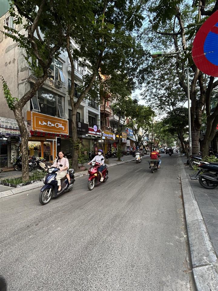 Bán căn hộ tập thể nghĩa tân cầu giấy p. khách bếp p. ăn 2pn 2vs ôtô tránh full tiện ích