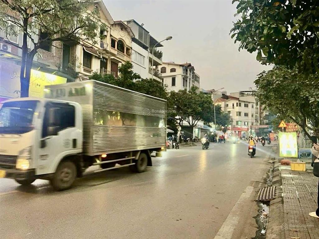 Bán đất phố chiến thắng văn quánphân lôvỉa hè ô tô tránh kinh doanh70m2 mặt tiền 7m nhỉnh 23 tỷ