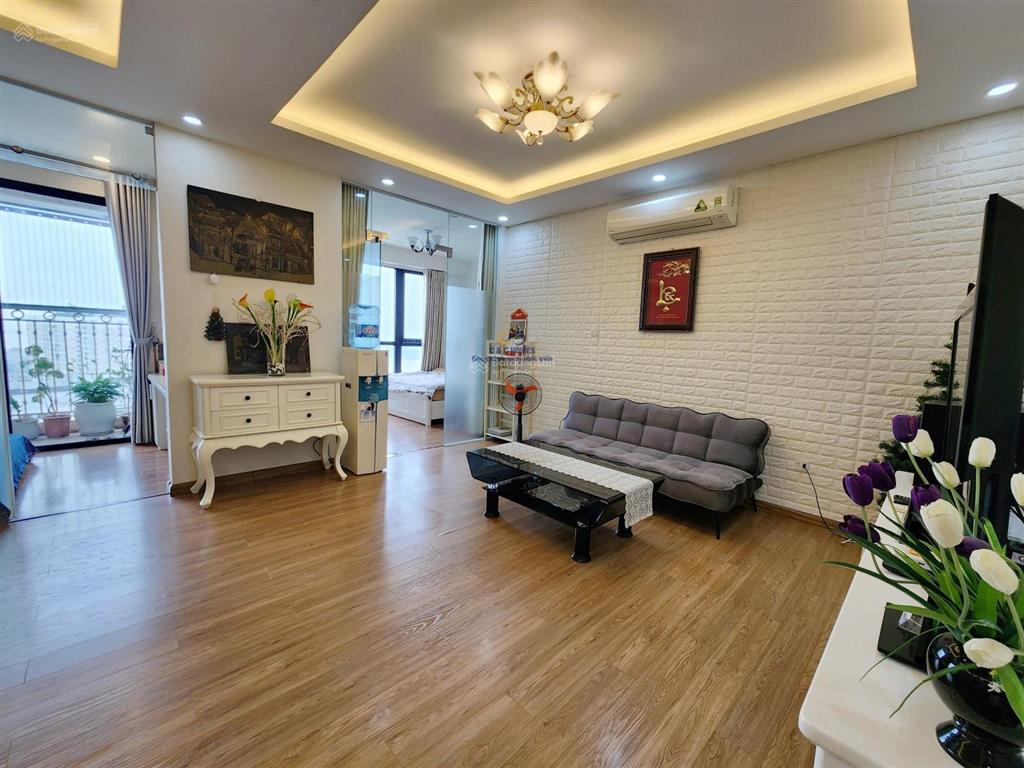 Cho thuê căn 2 ngủ sáng times city nhà đẹp 97,5m2 đủ nội thất có slot ô tô  mr. quân 0988 286 ***