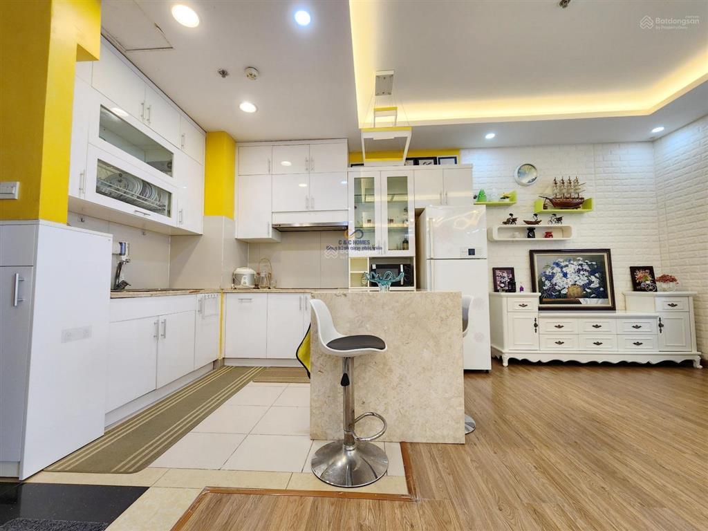 Cho thuê căn 2 ngủ sáng times city nhà đẹp 97,5m2 đủ nội thất có slot ô tô  mr. quân 0988 286 ***