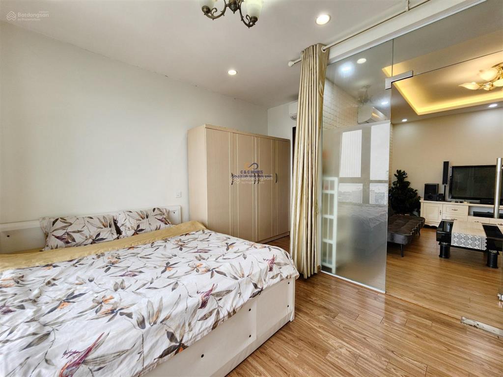 Cho thuê căn 2 ngủ sáng times city nhà đẹp 97,5m2 đủ nội thất có slot ô tô  mr. quân 0988 286 ***