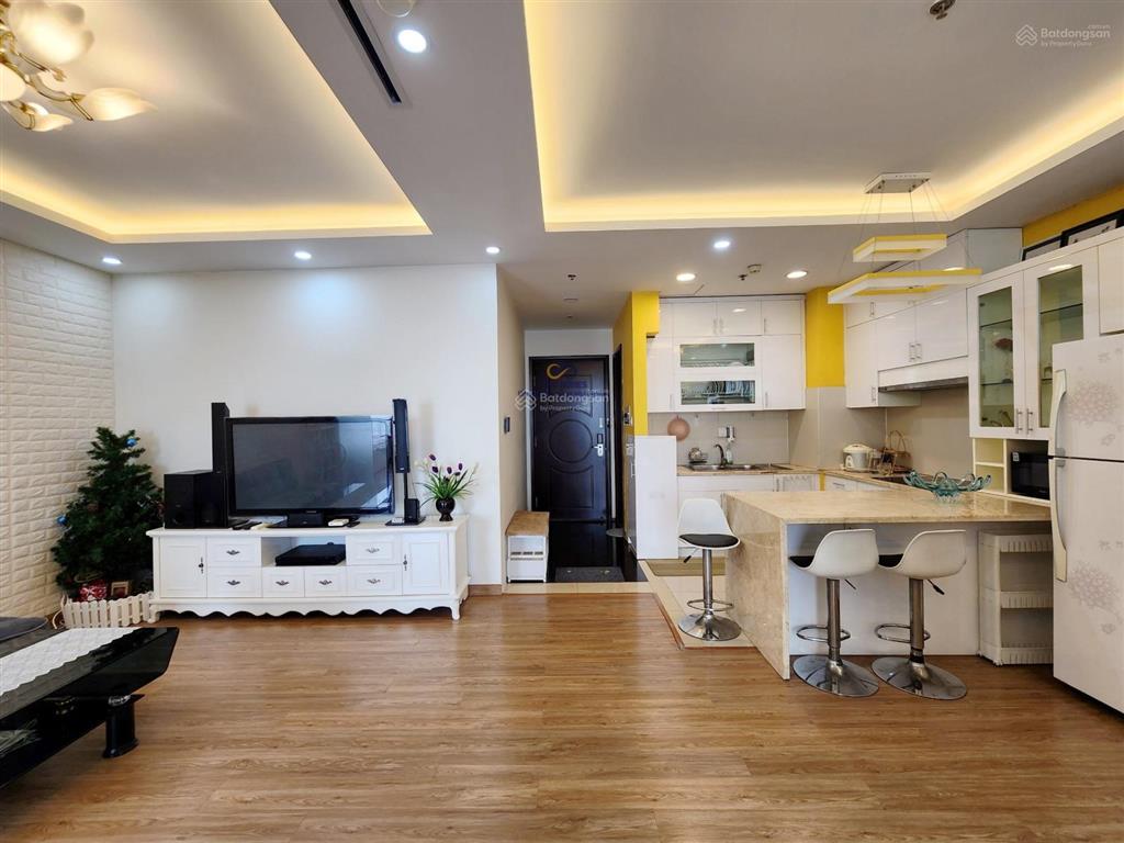 Cho thuê căn 2 ngủ sáng times city nhà đẹp 97,5m2 đủ nội thất có slot ô tô  mr. quân 0988 286 ***