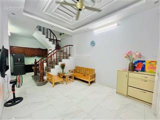Bán nhà cầu giấyphân lôgần hồđường thoángdâ xây ở ngay32m27.8 tỷ