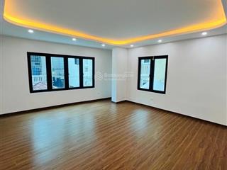 Bán nhà đội nhân, 7 tầng thang máy, ô tô vỉa hè, kinh doanh, 40m2, 17.8 tỷ