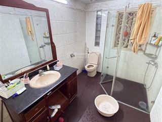 Bán nhà hoàng cầu, mặt phố, vỉa hè rộng, kinh doanh, 183m2, 59 tỷ