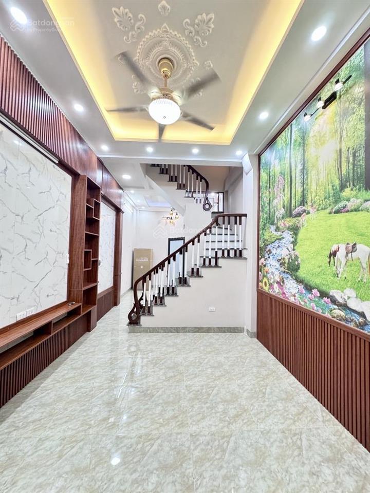 Bán nhà khương trung ngõ thôngô tô đỗ cổng sát hồ điều hoà40m28.8 tỷ