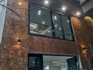Bán nhà quận đống đa 6 tầng thang máy ngõ nông sát phố full đồ ở ngay 40m2 11.8 tỷ