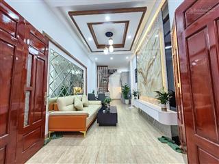 Bán nhà giáp nhị nhà đẹp  siêu thoángtrước nhà 3m36m27.55 tỷ