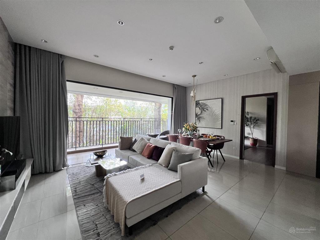 Chính chủ cần bán căn góc 2pnt12.03, tầng 3x, giá 7ty350 allin, view phú mỹ hưng 0399 418 ***