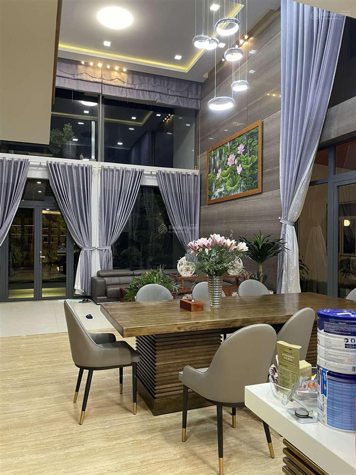 Bán biệt thự sân vườn tại villa park, 342m2, view đẹp, q9, hcm